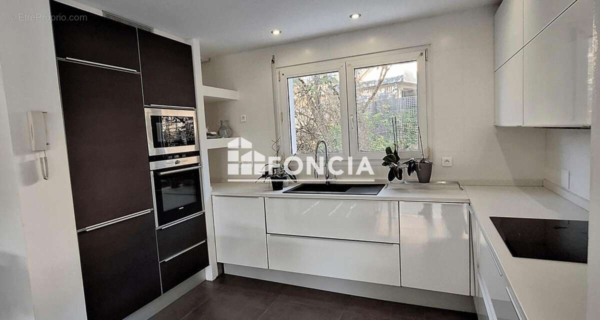 Maison à PREVESSIN-MOENS