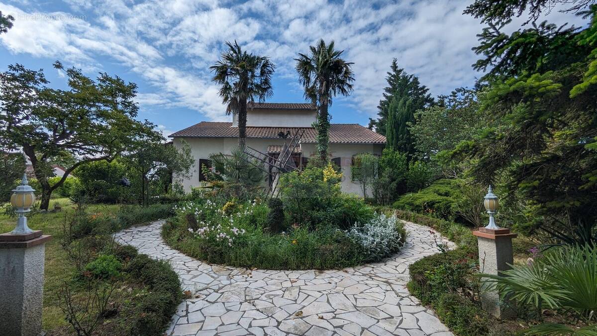 Maison à MONTASTRUC-LA-CONSEILLERE