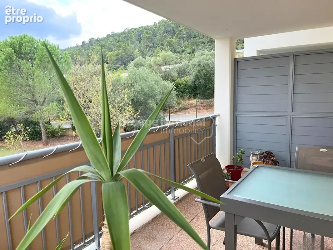 T2 de 44m² climatisé et traversant + 2 places de parkings privatives dans une copropriété prisée - photo 2