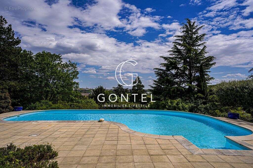 Maison à SAINT-CYR-AU-MONT-D'OR