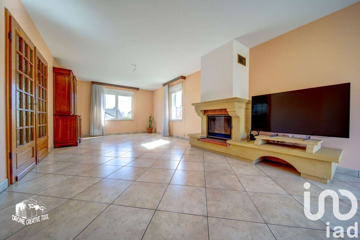 Photo 3 - Maison à COIN-LES-CUVRY