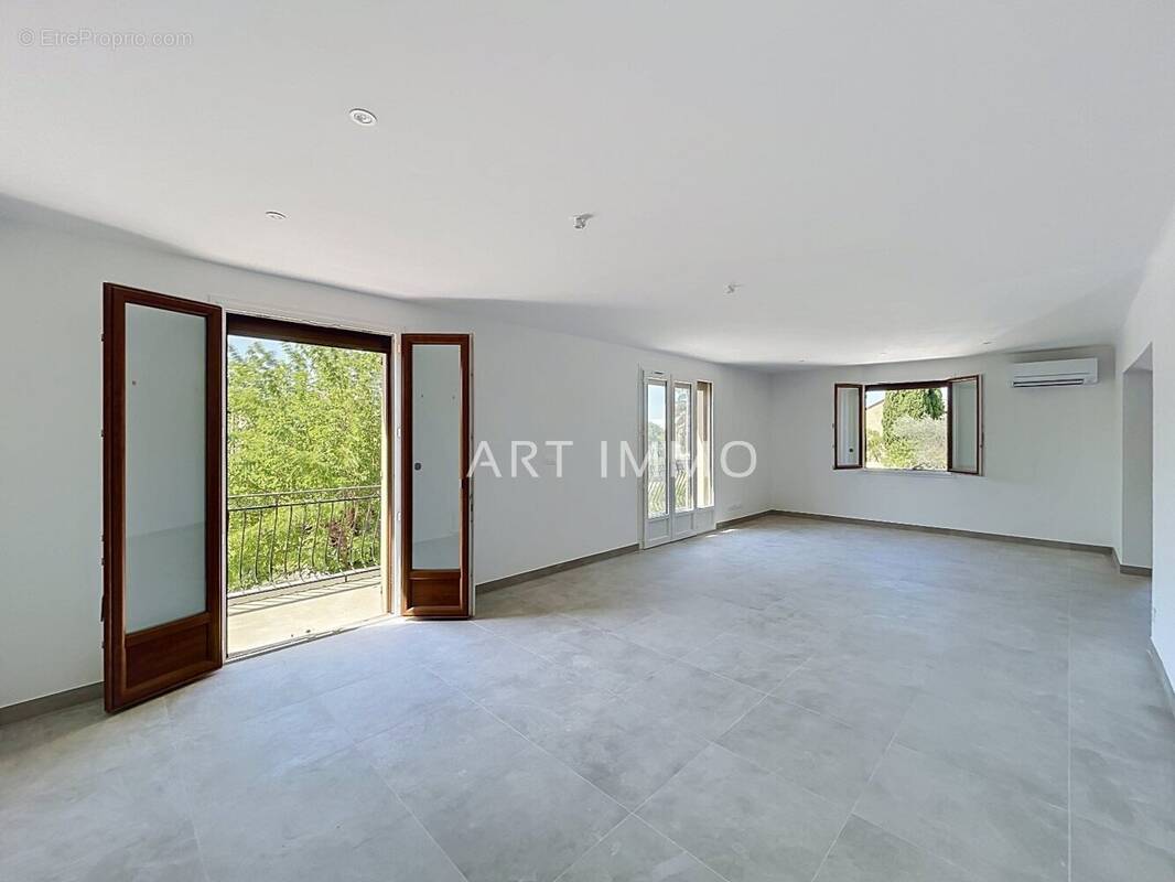 Appartement à L'ISLE-SUR-LA-SORGUE