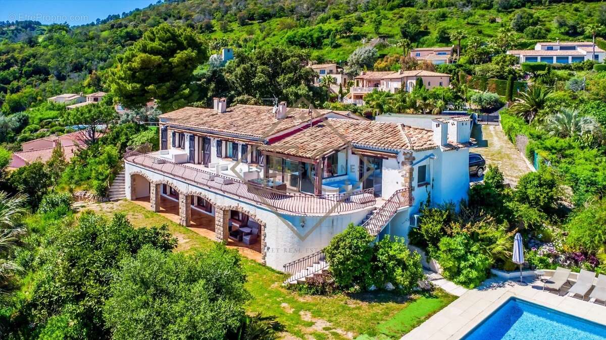 Maison à MANDELIEU-LA-NAPOULE