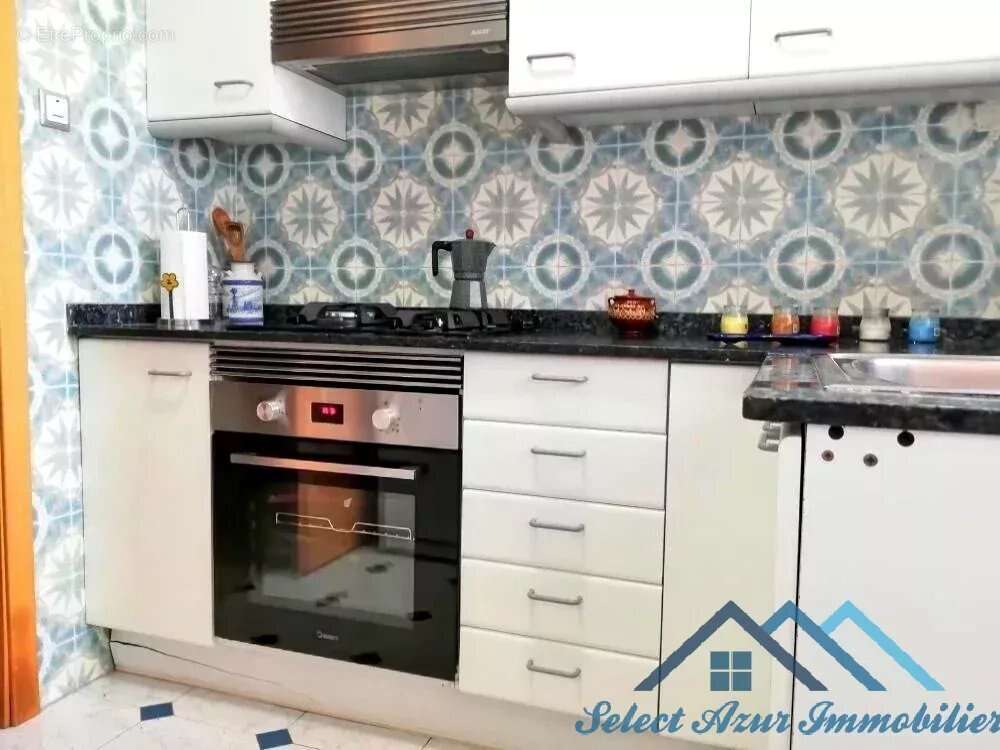 Appartement à SAINT-LAURENT-DU-VAR