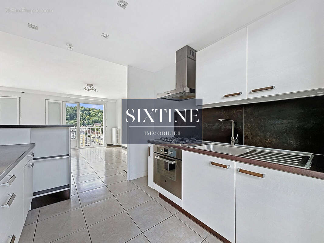 Appartement à BOURGOIN-JALLIEU