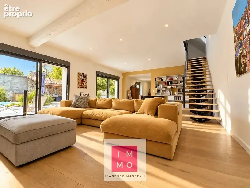 Caractère, charme & esprit contemporain — une demeure de 180 m² à la rénovation très récente, proche des commodités - photo 5