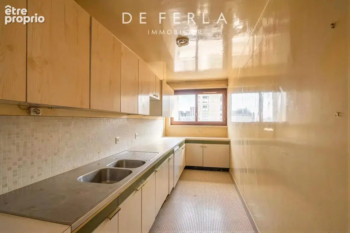 Appartement lumineux au 8e étage — 114 m² à réinventer entièrement - photo 6