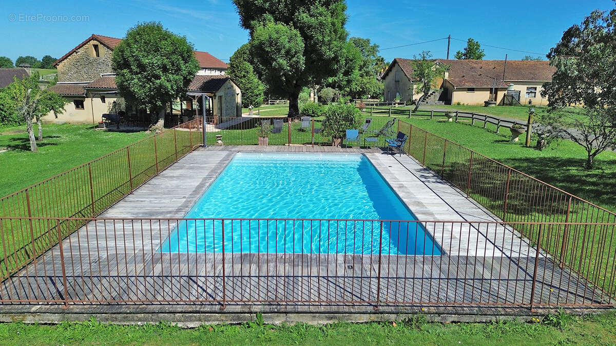 Propriété les Eyzies De Tayac Sireuil 297 m2 - photo 2