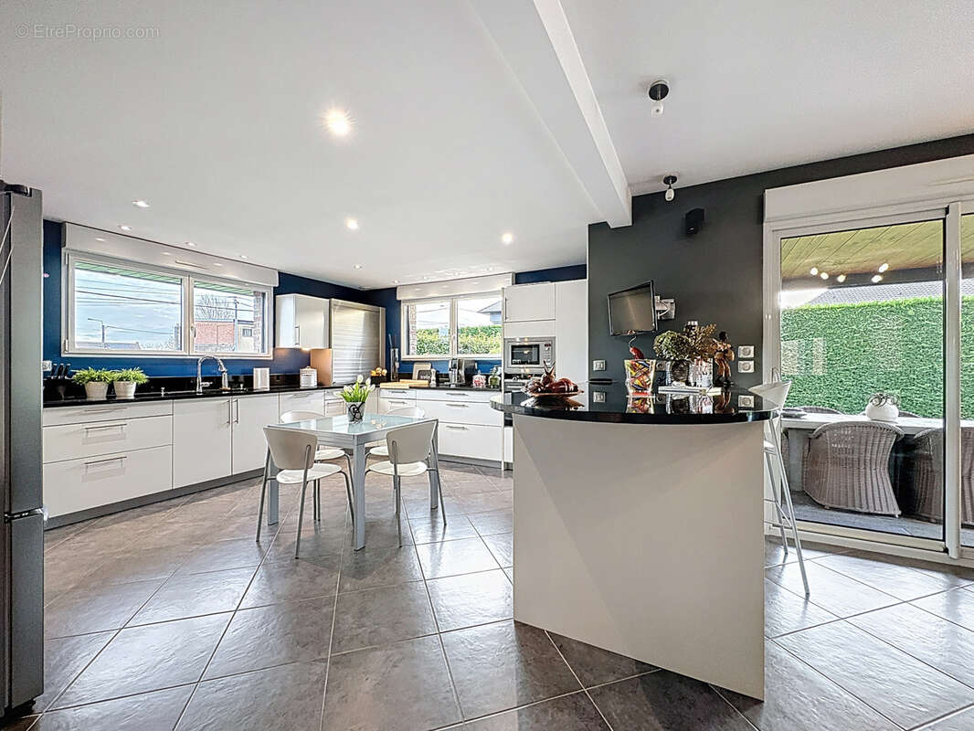 Maison à NEUVE-CHAPELLE