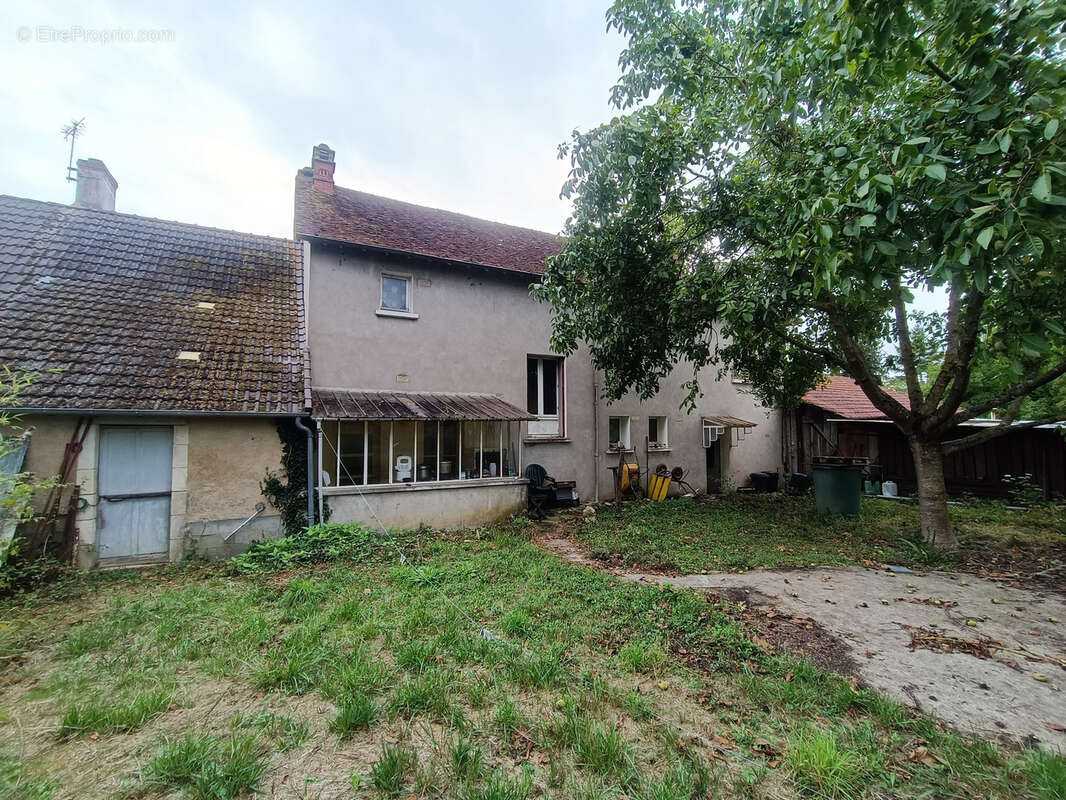 Maison à SANCERGUES