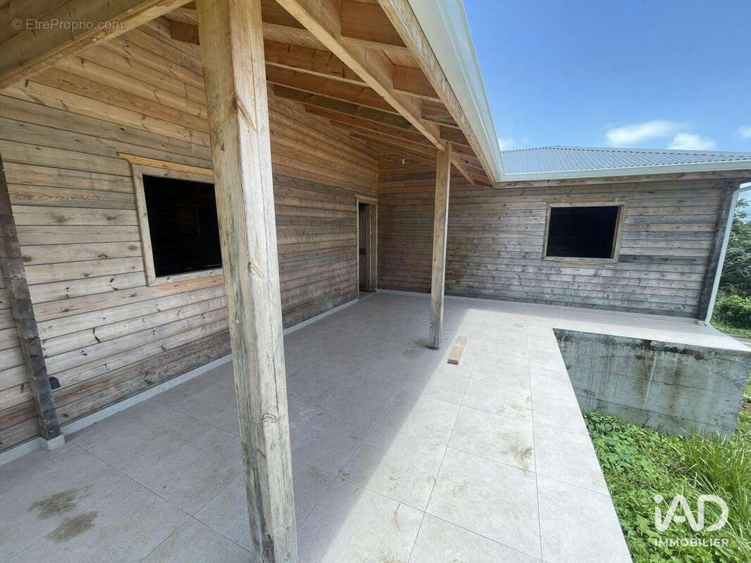 Maison 95 m² à Petit-Bourg  - photo 2