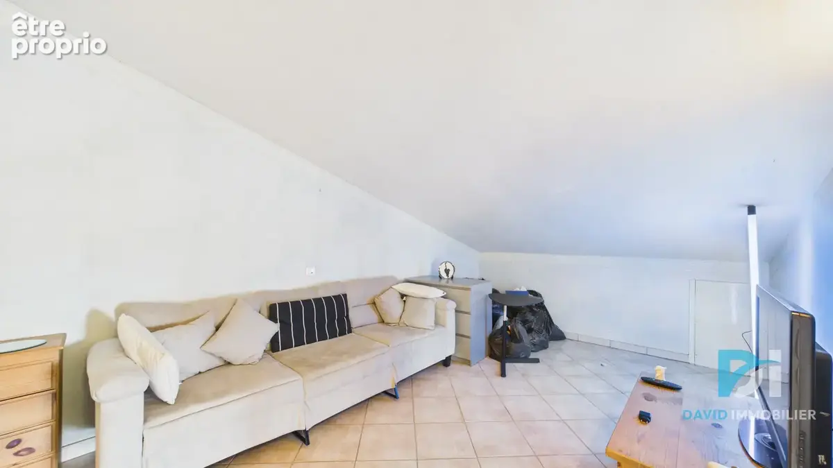Elégante villa avec piscine sur les hauteurs - 4 chambres 164 m2 sur 610 m2 de terrain - photo 14