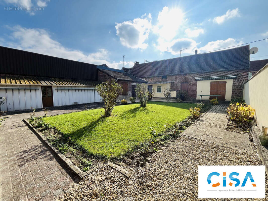 Maison à ESTREES-SAINT-DENIS