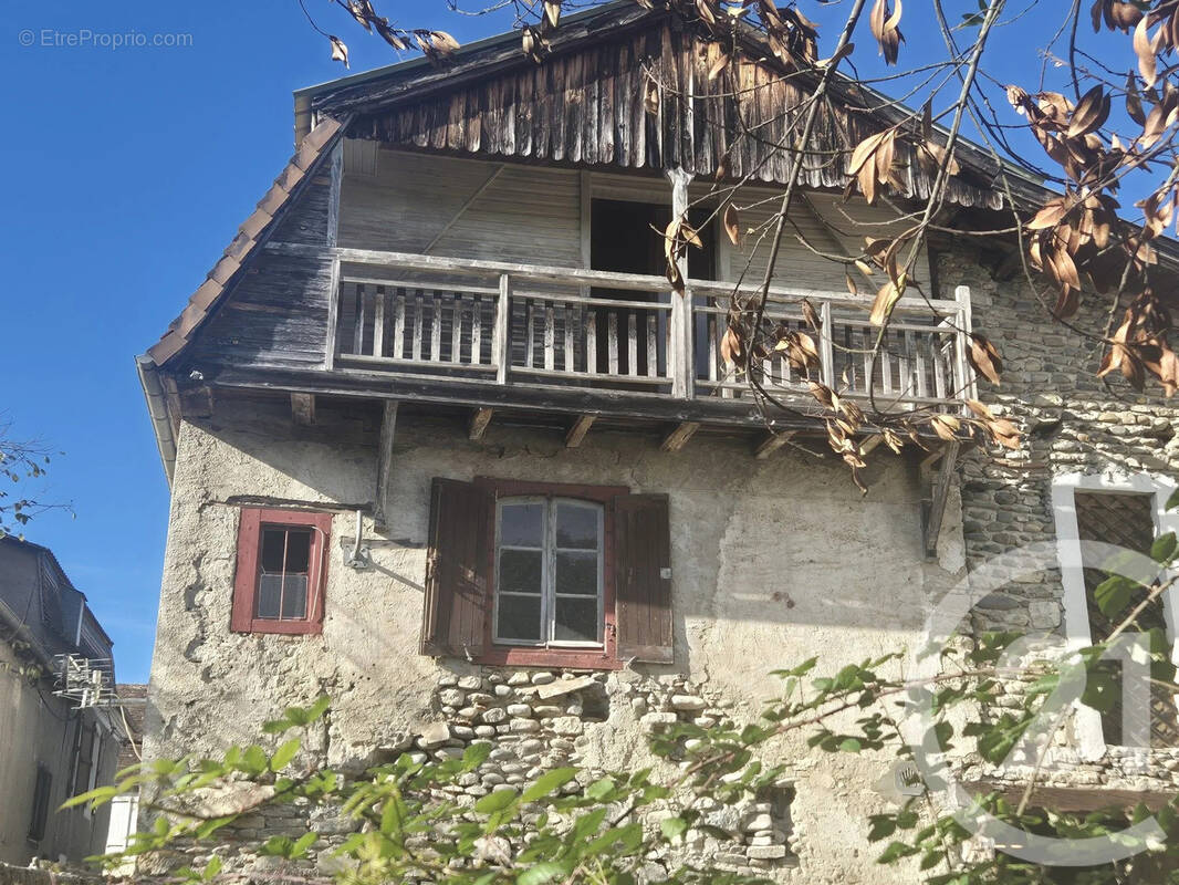 Autre à SAUVETERRE-DE-BEARN