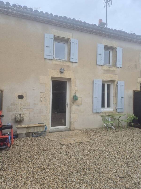 Appartement à SAINT-DENIS-DU-PIN