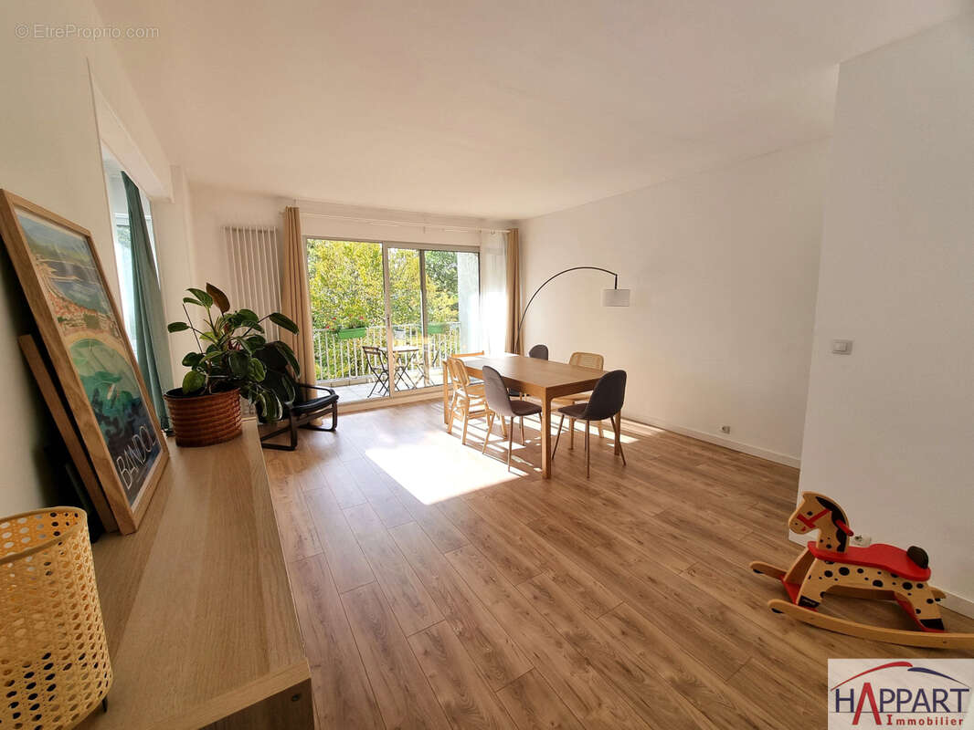 Appartement à VAUX-LE-PENIL