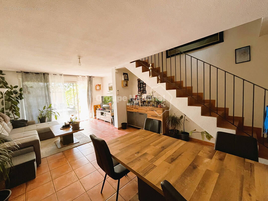 Maison à GREOUX-LES-BAINS