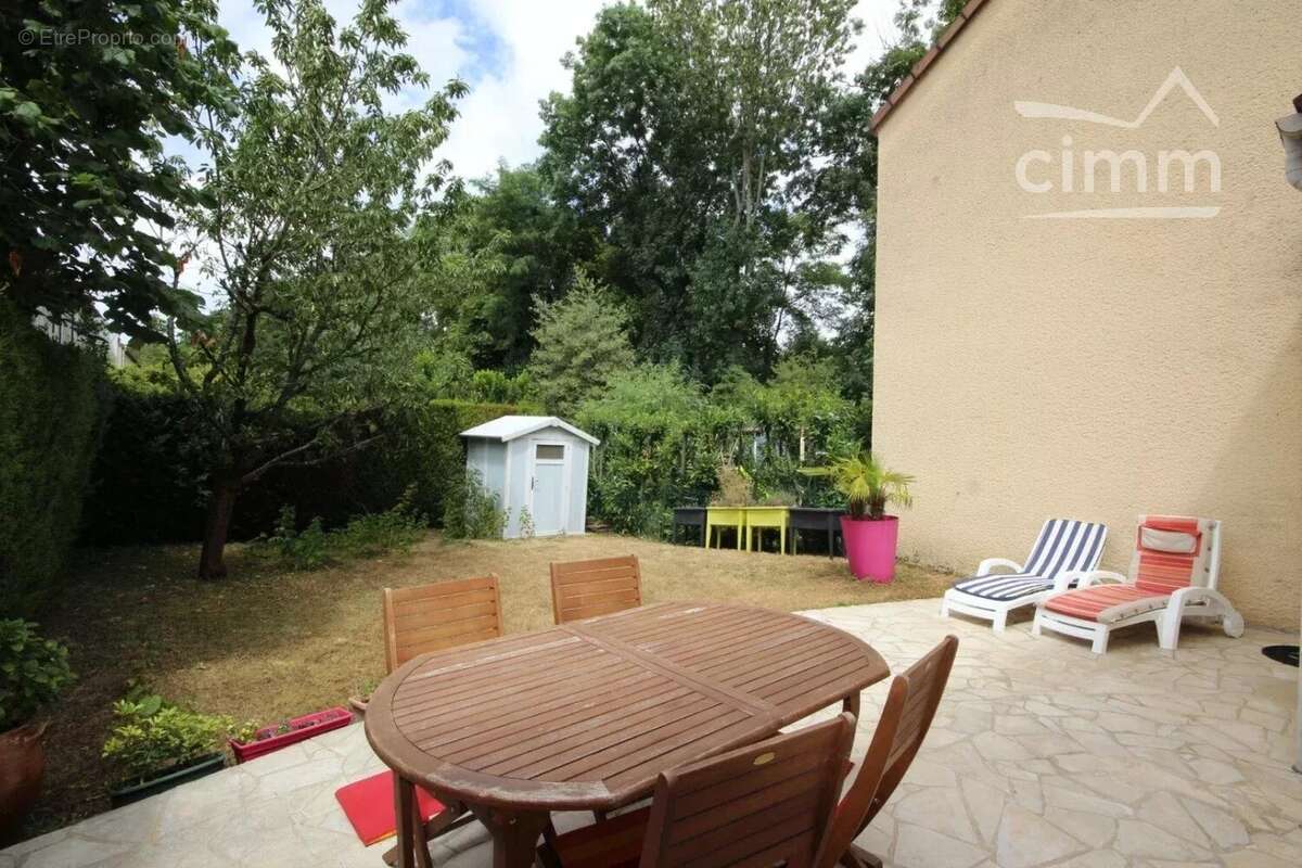 Maison à CHAMPS-SUR-MARNE