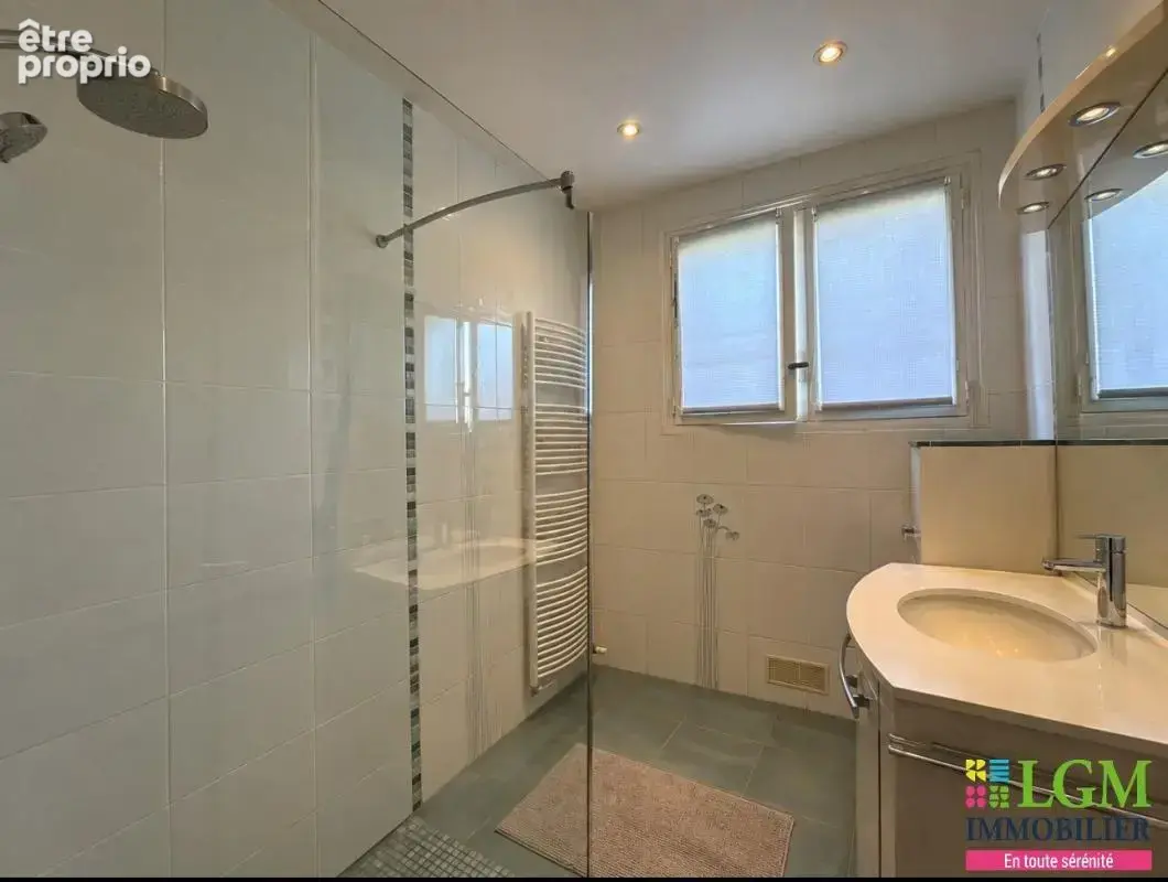 Gaillac, maison de 175 m² avec piscine, garage-atelier et terrain clôturé de 1800 m² - photo 15