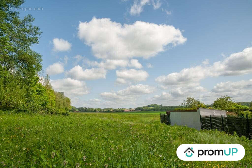 Terrain à CHIRY-OURSCAMP