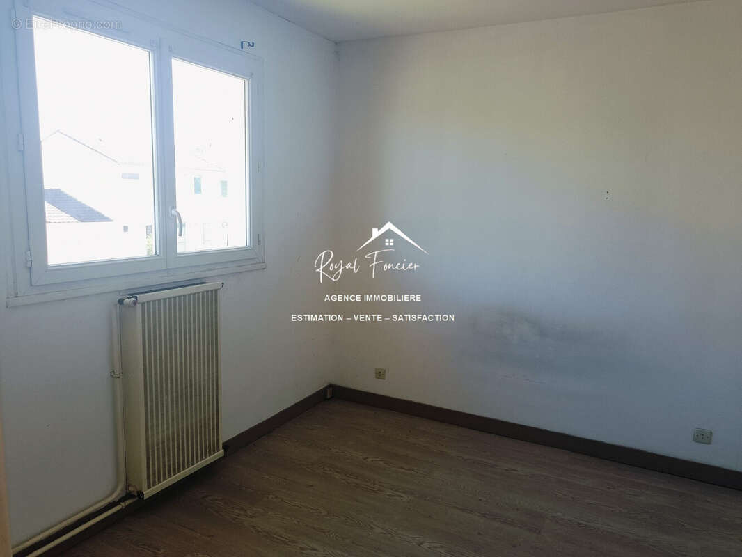 Chbr 1  - Maison à INGRANDES