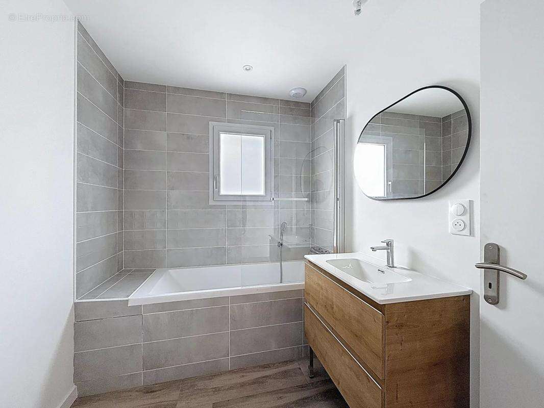 Maison à SAINTE-SOULLE