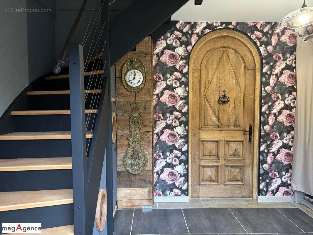 Maison à SAINT-GERMAIN-LES-VERGNES