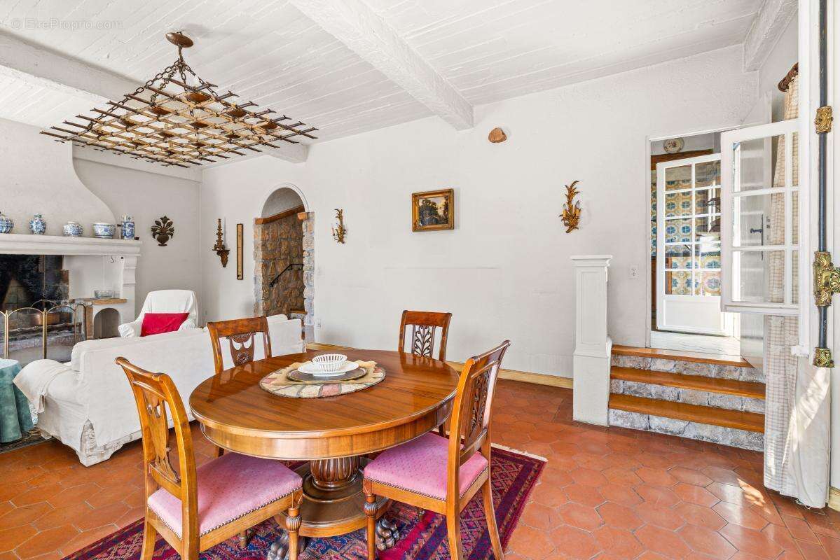 Nice gairaut – villa provençale avec vue mer, piscine, terrain de 2 000 m² et garage de 100 m² - photo 30