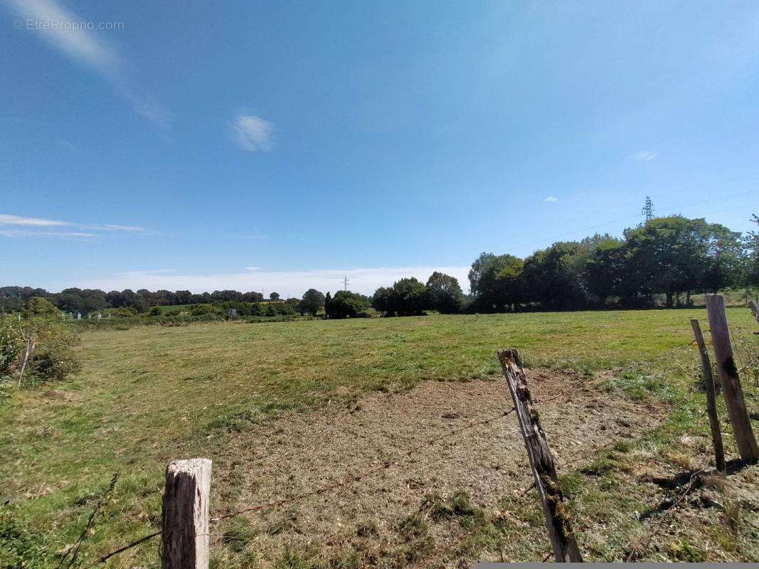 Maison à VILLAINES-LA-JUHEL