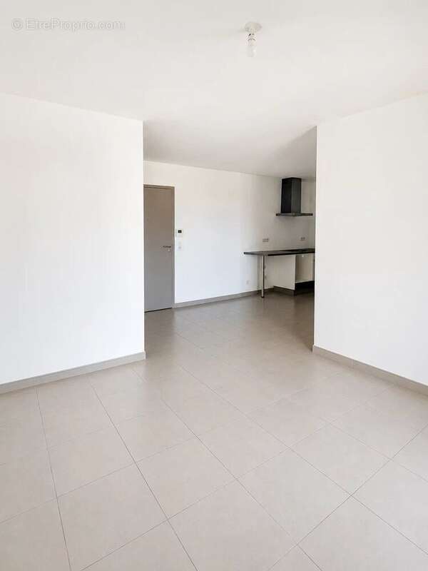 Appartement à POURRIERES