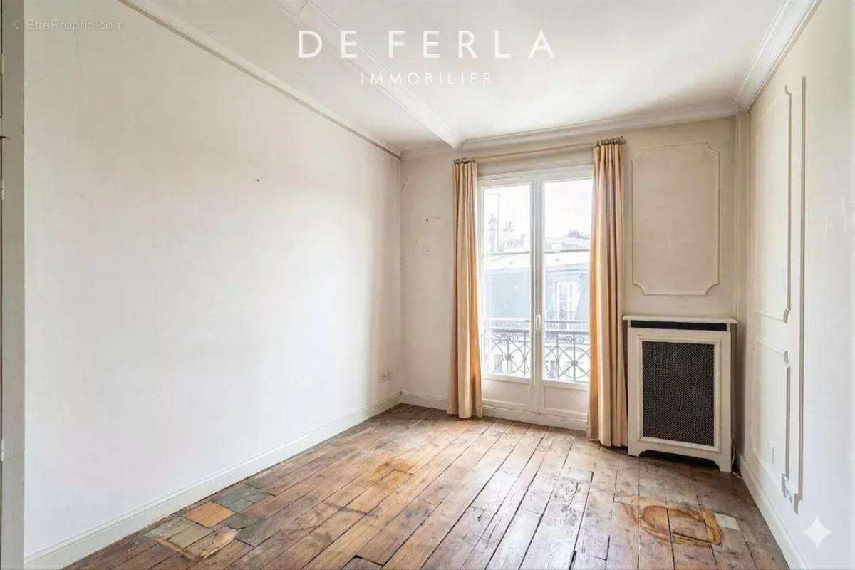 Appartement à PARIS-14E