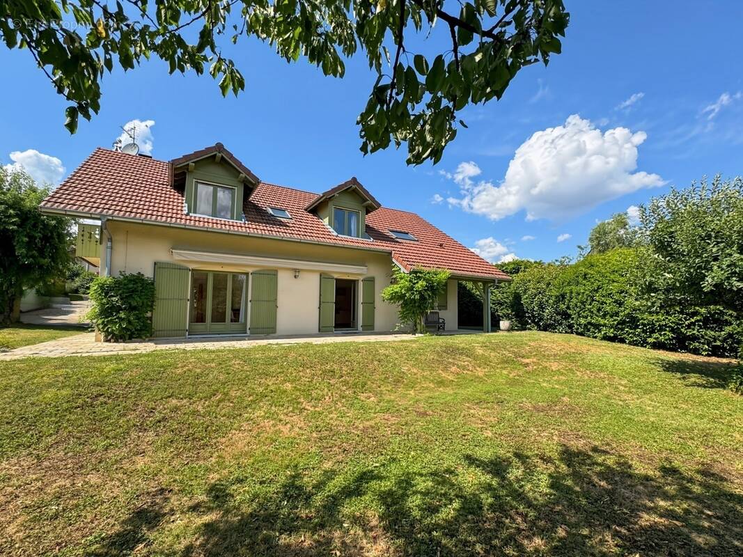 Maison à CESSY