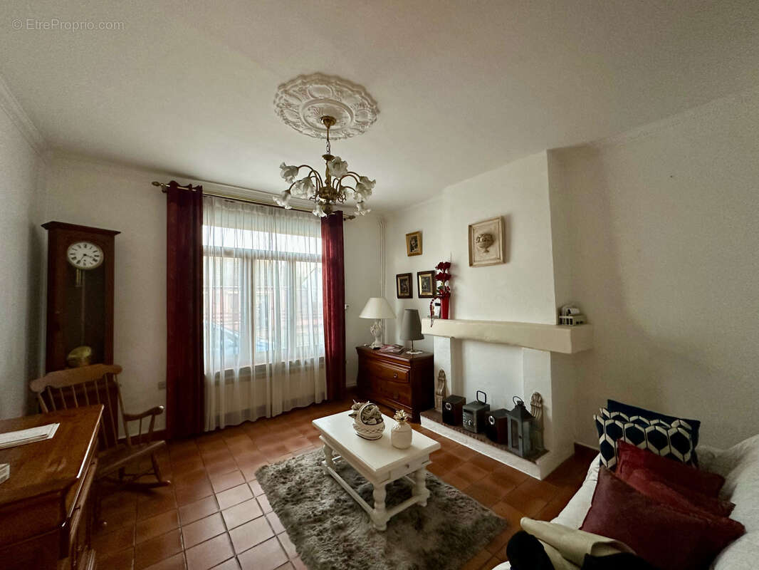 Maison à VIEUX-CONDE