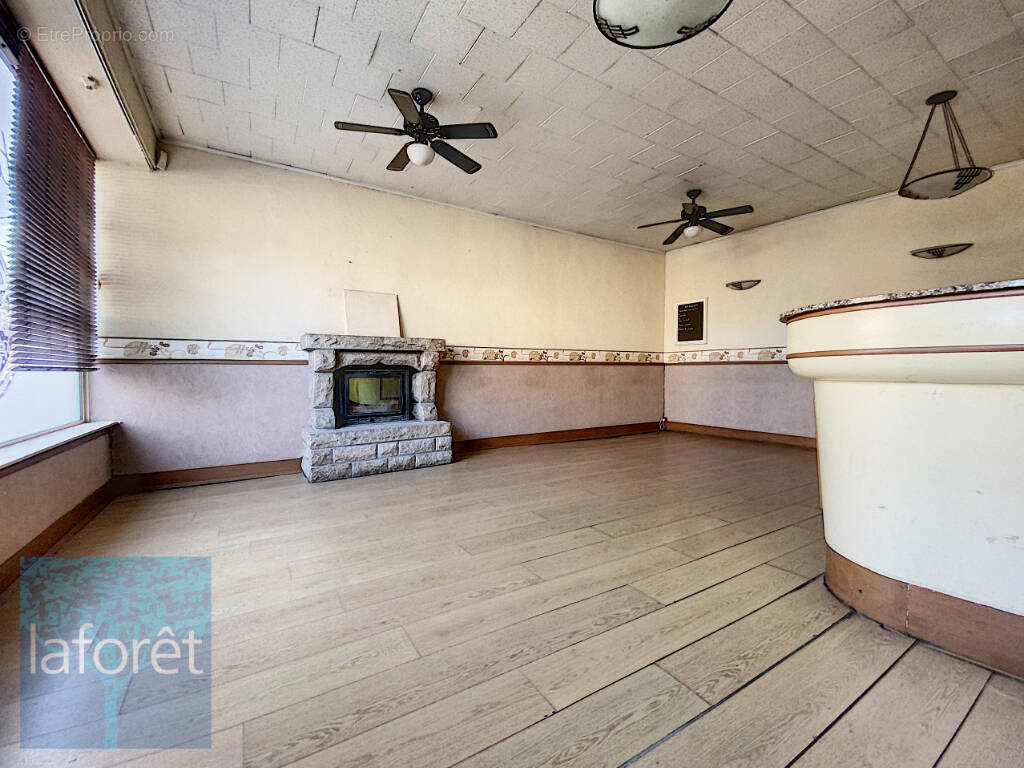 Maison à LOUVIGNE-DU-DESERT