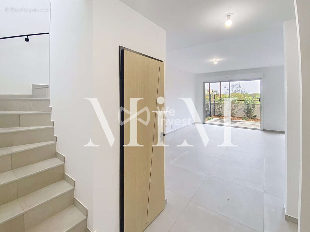 Maison 109 m² à Castries  - photo 2
