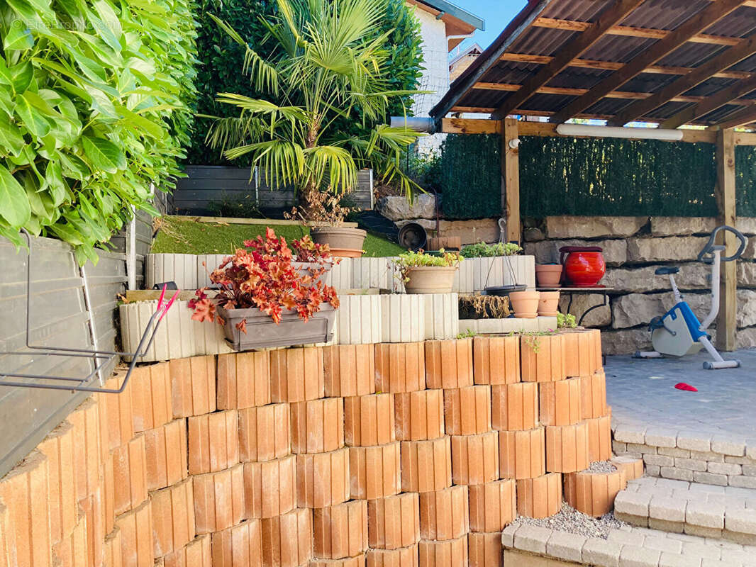 Maison à MEYRIEU-LES-ETANGS