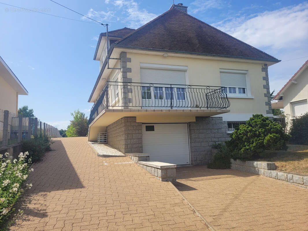 Maison à NOYEN-SUR-SARTHE