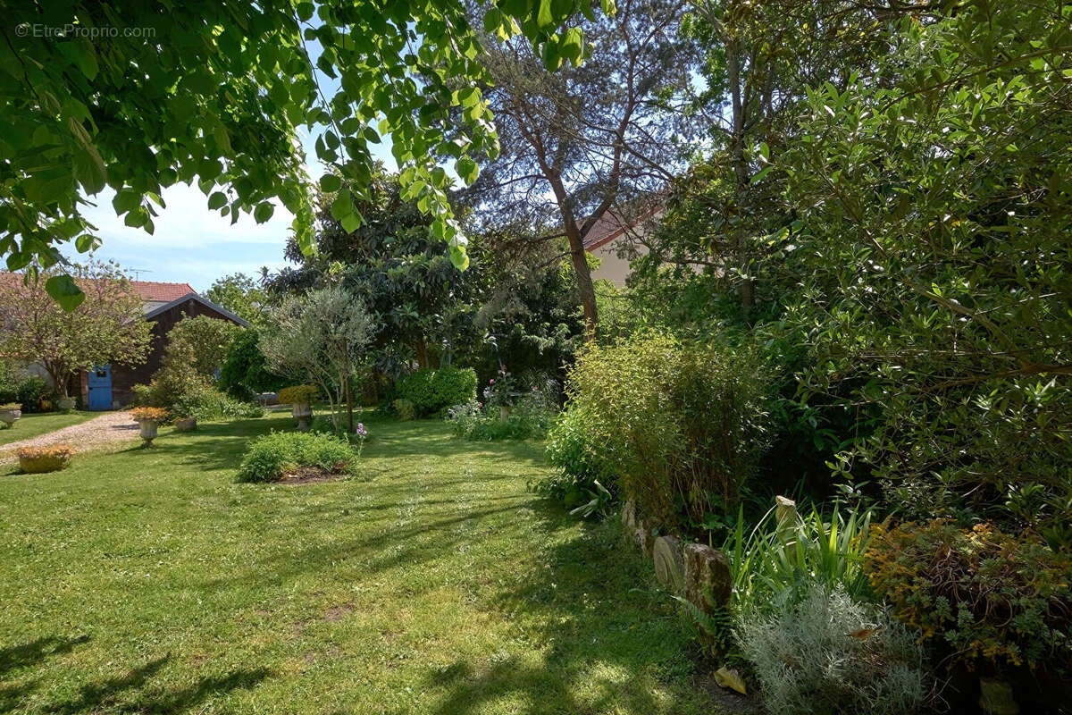 Terrain à EPINAY-SUR-SEINE