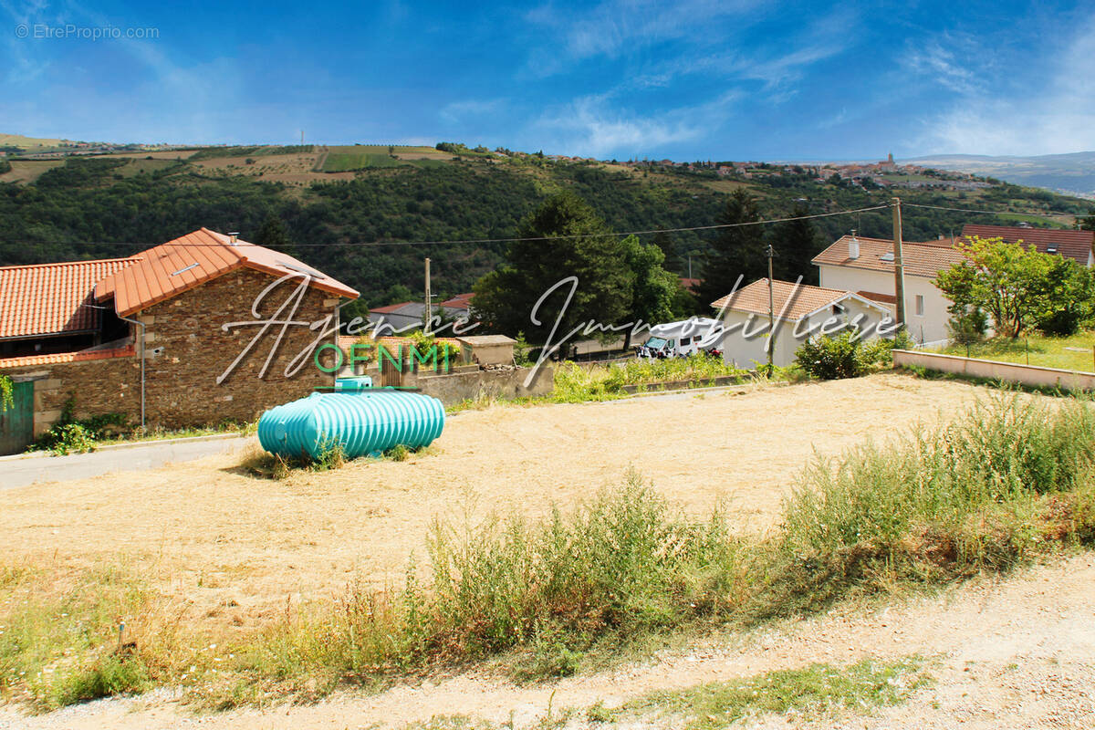 Terrain à CHAGNON