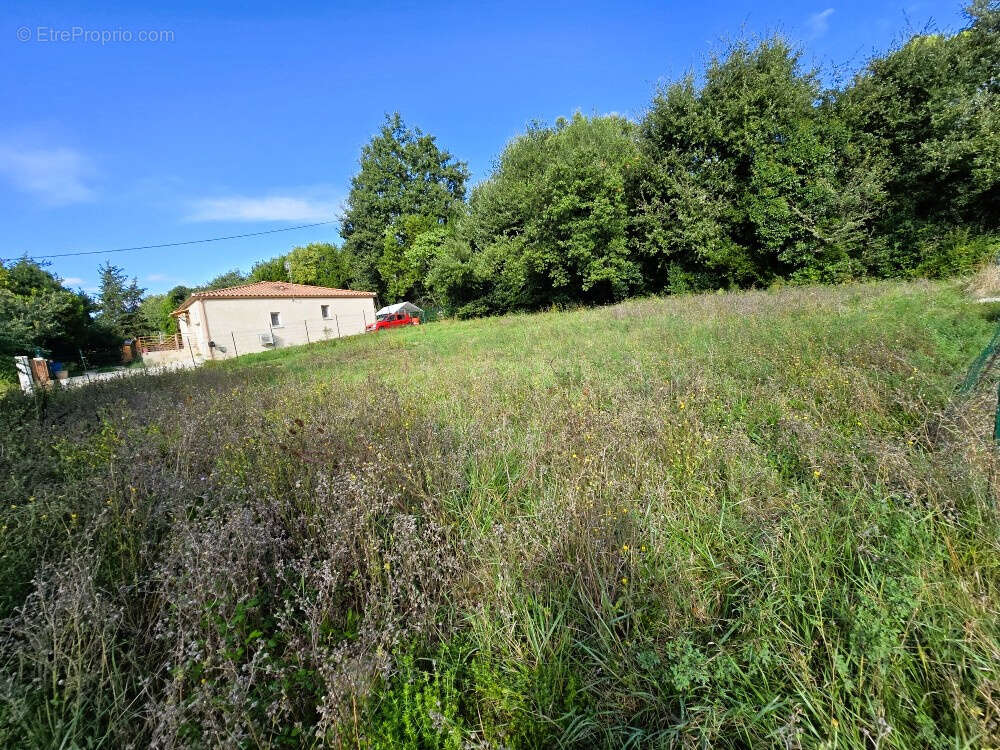 Beau terrain constructible dominant 1031m2 - Axe Nimes - Ales - photo 4