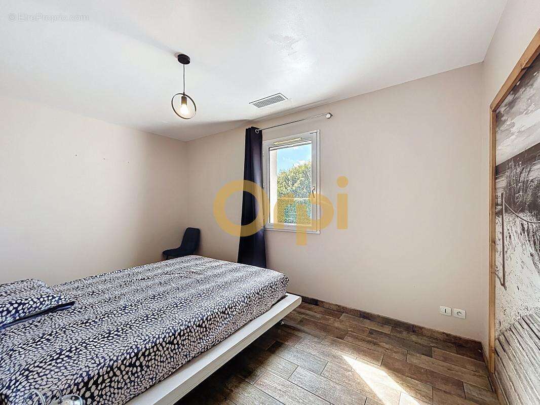 Maison à BAGNOLS-EN-FORET