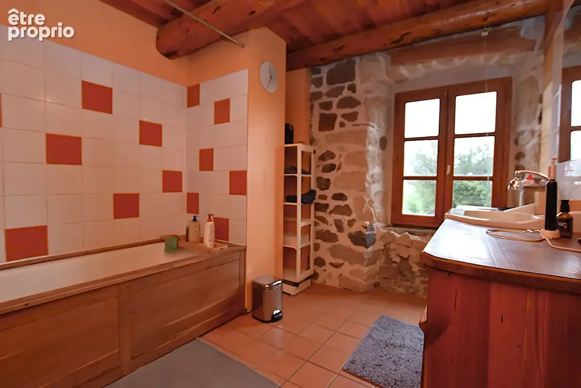Maison en pierres 225 m² - photo 13
