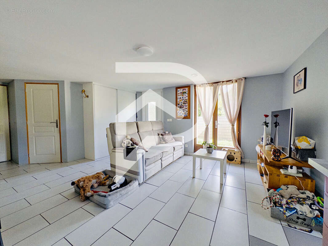 Maison à VIC-SUR-AISNE