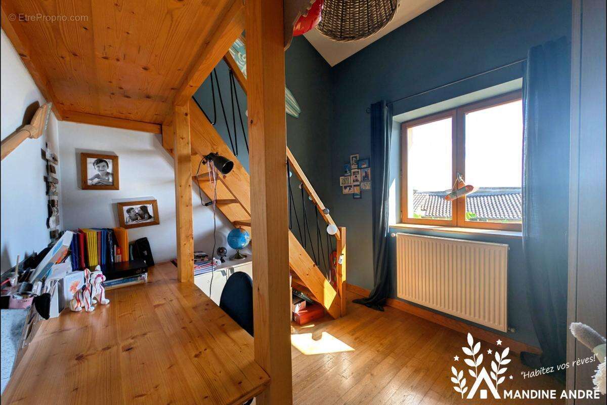 Maison 175 m² à Reyrieux  - photo 15