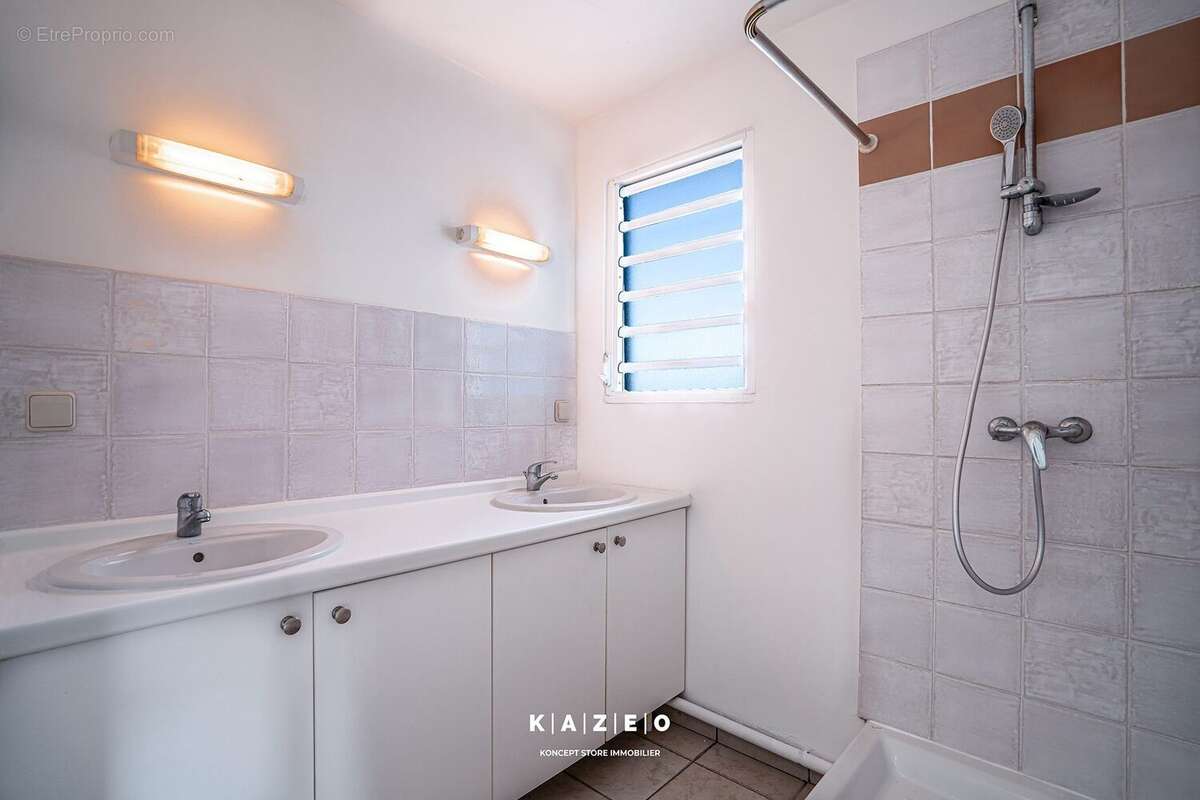 Appartement à SAINTE-LUCE