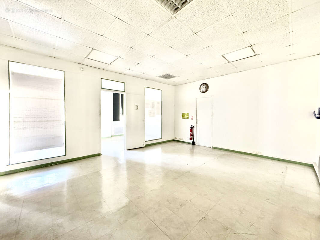 Commerce à MARSEILLE-15E