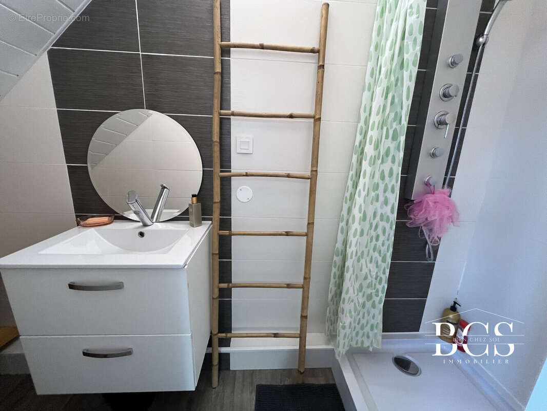 Maison à VIEUX-CONDE