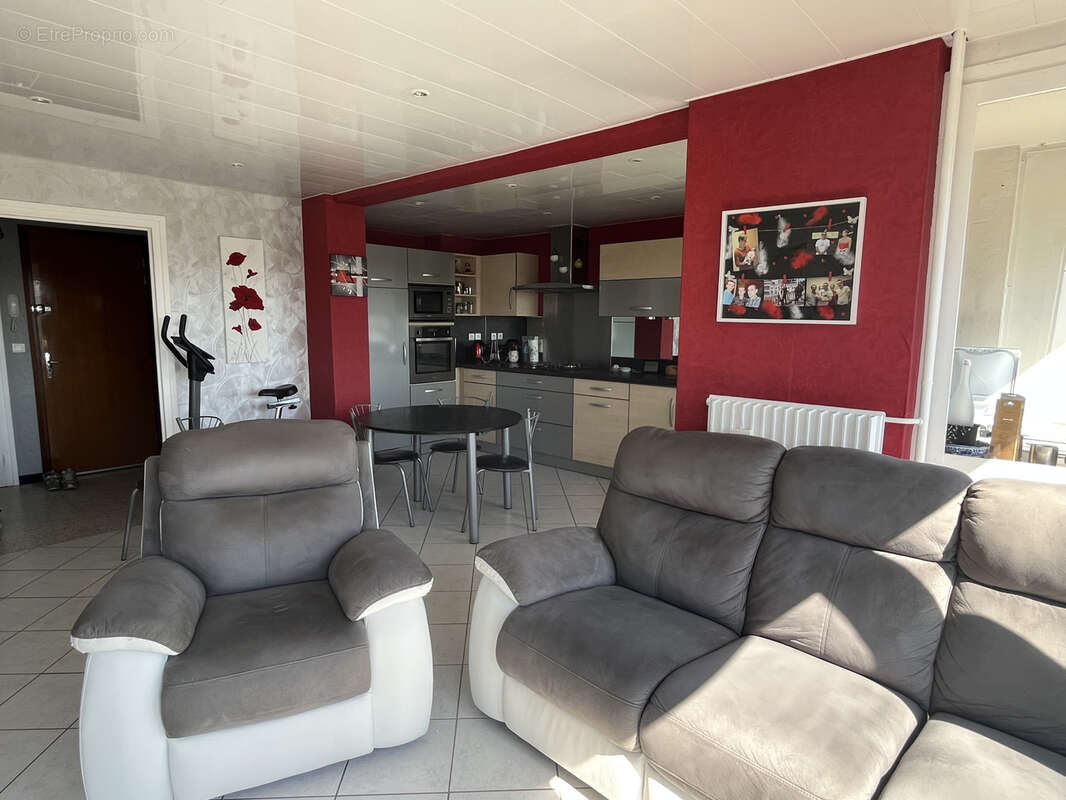 T4 lumineux de 84 m2 avec vue dégagée   Garage en option - photo 2