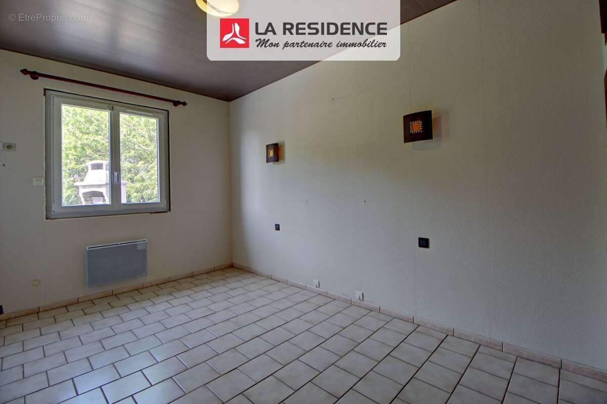 Maison à COURCELLES-SUR-SEINE