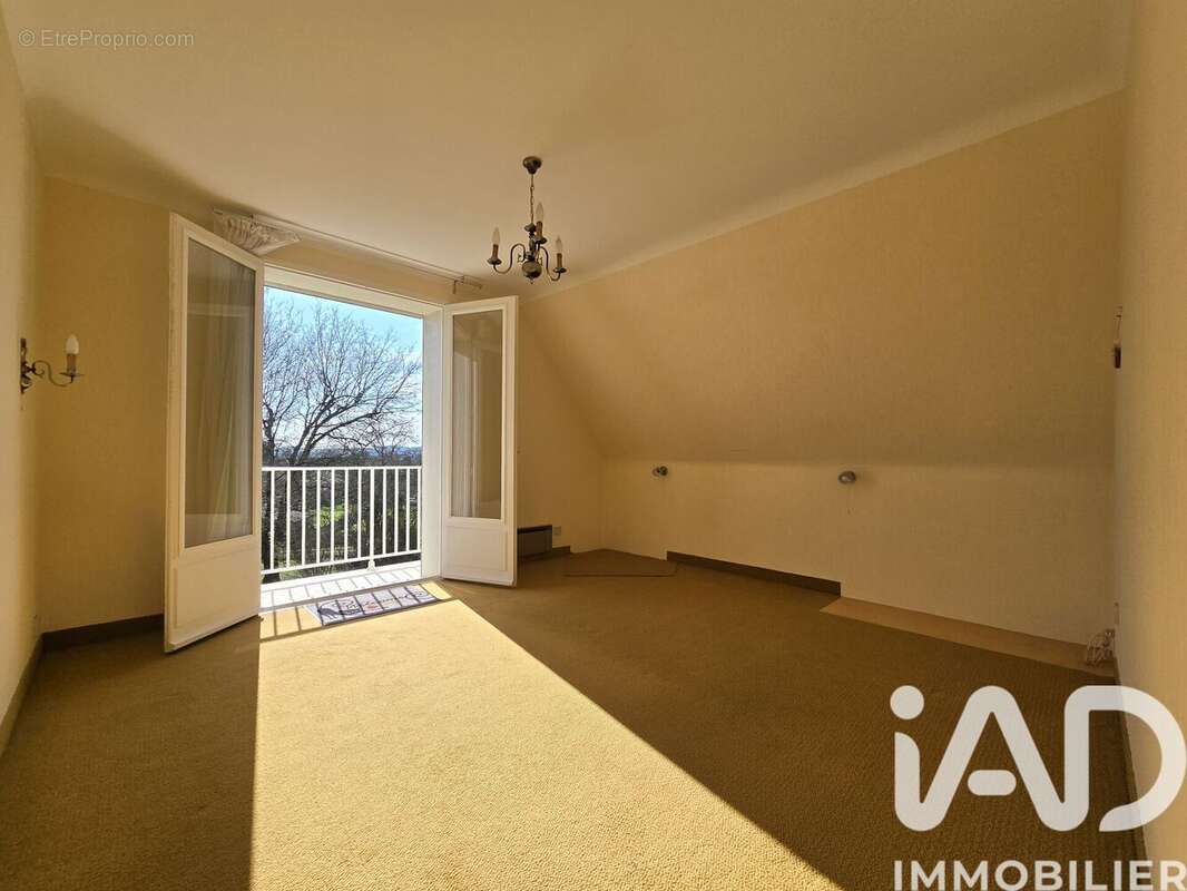 Maison 169 m² à Saint-Nicolas-De-Redon  - photo 7